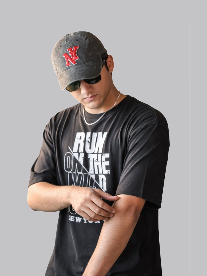 Mehrosh Black Graphic Statement Tee – Run On The Wild Side